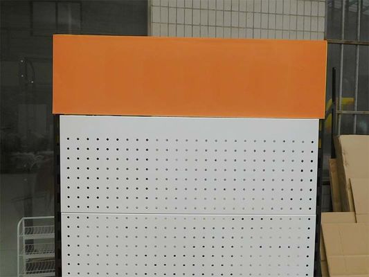 Cremalheira de exposição Pegboard da bateria de carro da largura do certificado 650mm do TUV