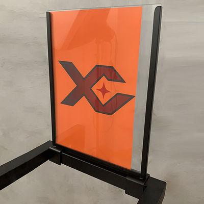 A exposição do mantimento da altura da profundidade 100cm da parte alta 30cm arquiva para o cosmético